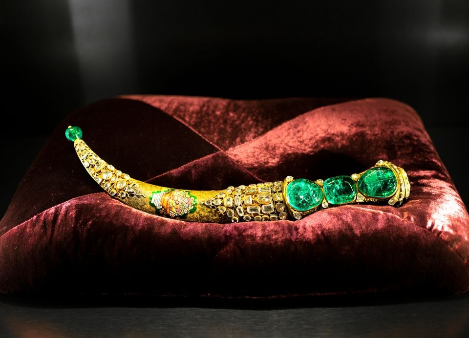 The golden Topkapi Dagger decorated with three large emeralds in the Treasury room